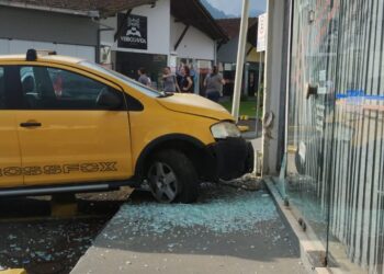 Motorista passa mal e sofre acidente em Jaraguá do Sul