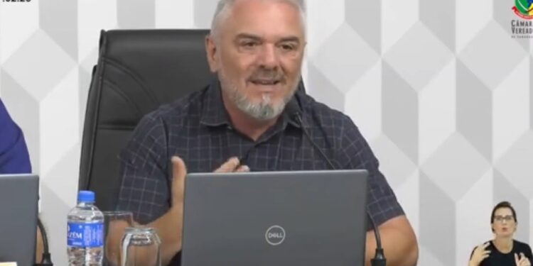 Para diminuir atendimentos de trânsito, secretário de Saúde de Jaraguá sugere reduzir limite de velocidade