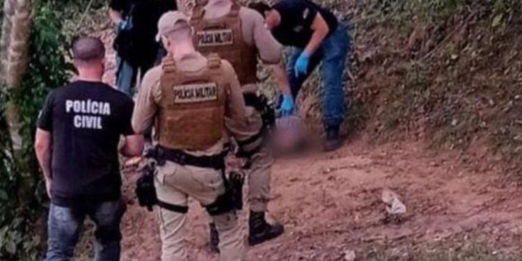 Criança encontra cadáver no trajeto para escola em SC