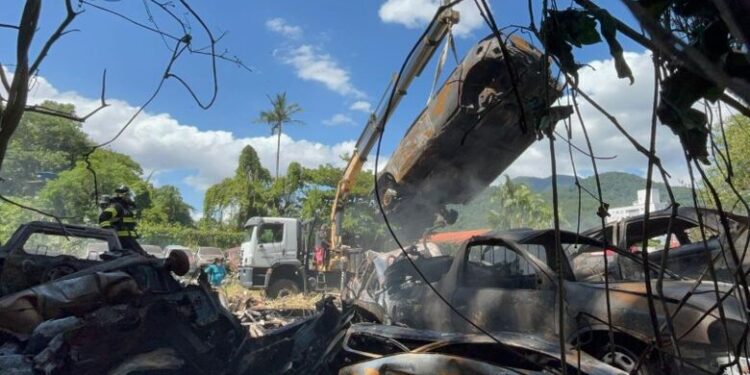 Polícia Civil espera resultado de perícia em veículos incendiados no fim de semana