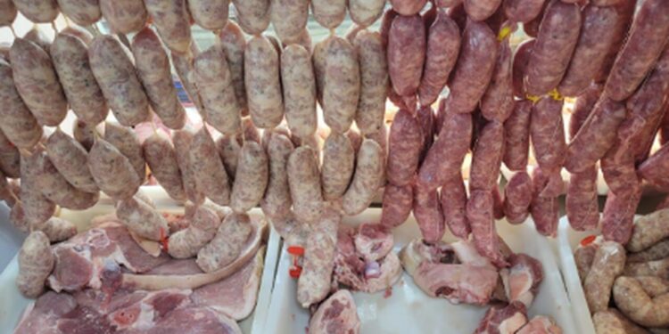 Operação apreende 1.300 quilos de carnes e produtos impróprios para consumo em São Francisco do Sul