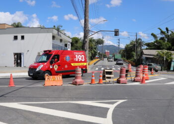Melhoria na sinalização da Rua 13 de Maio, em Jaraguá do Sul