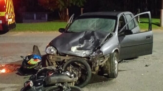 Motociclista fica ferido após acidente com carro em Jaraguá do Sul