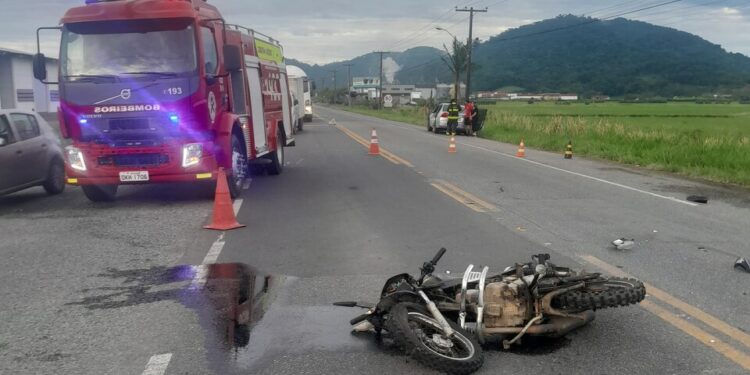 Motociclista fica gravemente ferido após acidente em Massaranduba