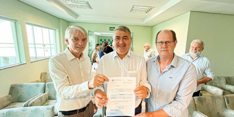 Lunelli entrega recursos para hospitais e instituições sociais de Jaraguá do Sul