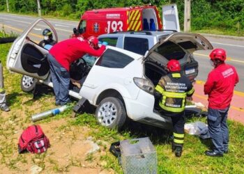 Duas pessoas ficam feridas após acidente em Jaraguá do Sul