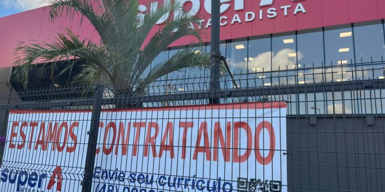 Super A Atacadista tem diversas vagas em Jaraguá do Sul
