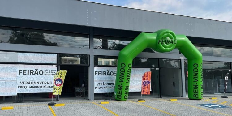 Super Feirão de Roupas vai até domingo (30) em Jaraguá do Sul