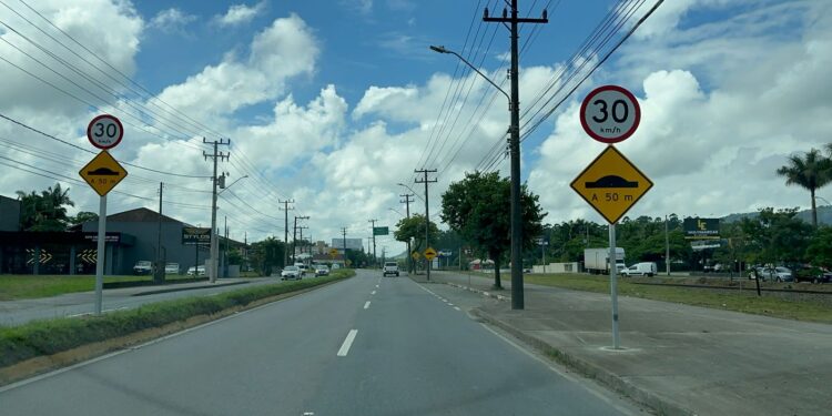 Uma lombada será instalada na Avenida Pref. Waldemar Grubba em Jaraguá do Sul? Entenda