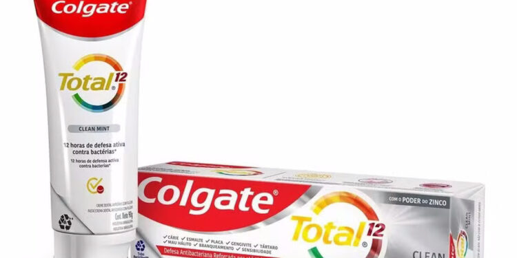 Anvisa proíbe comercialização de creme dental por relatos de reação após o uso