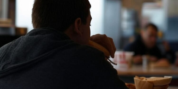 Homem come lanches, bebe e foge na hora de pagar em Jaraguá do Sul