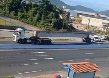 [Vídeo] DNIT alerta para sistema Pare e Siga na BR-280, entre Guaramirim e Araquari