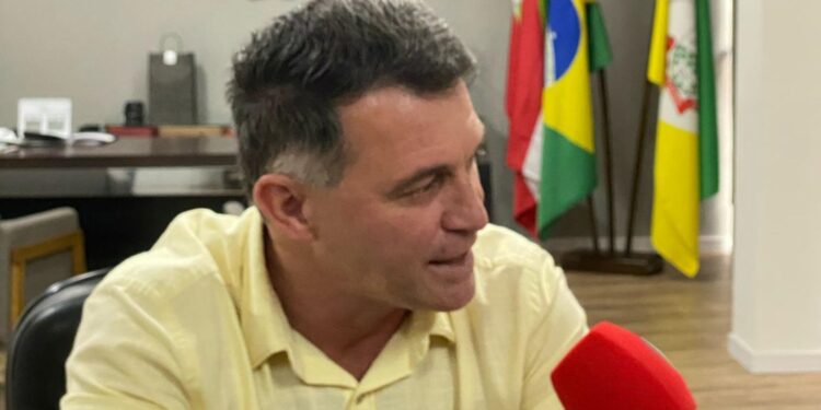 Prefeito de Luiz Alves avalia primeiros meses a frente do Município
