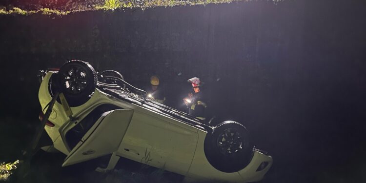 Saída de pista na BR-280 deixa três feridos em Guaramirim