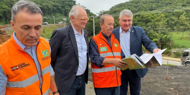 [Vídeo] Governador anuncia que duplicação da SC-108 vai até o limite com Massaranduba