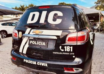 Bandidos armados roubam 11 veículos de loja em Jaraguá do Sul