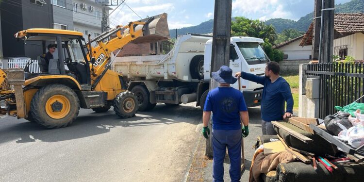 Bota-Fora passa por quatro bairros nesta sexta (25) e sábado (26) em Guaramirim