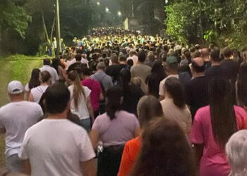 [Vídeo] Procissão do Rio Molha reúne milhares de fiéis em Jaraguá do Sul