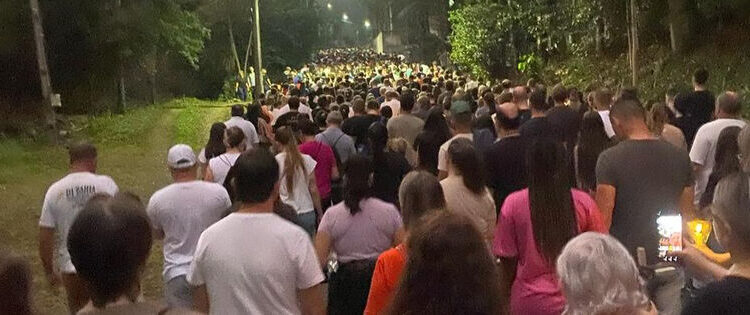 [Vídeo] Procissão do Rio Molha reúne milhares de fiéis em Jaraguá do Sul