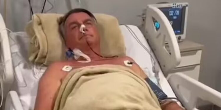 Bolsonaro deixa UTI e vai para o quarto após cirurgia de 12 horas