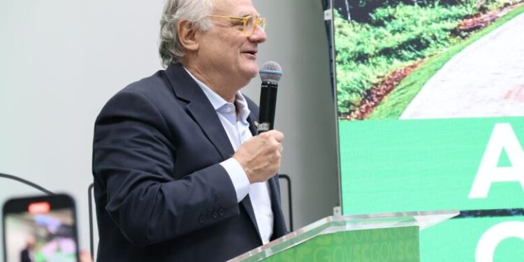 Caropreso cobra novos leitos de UTI no Hospital São José em evento com governador