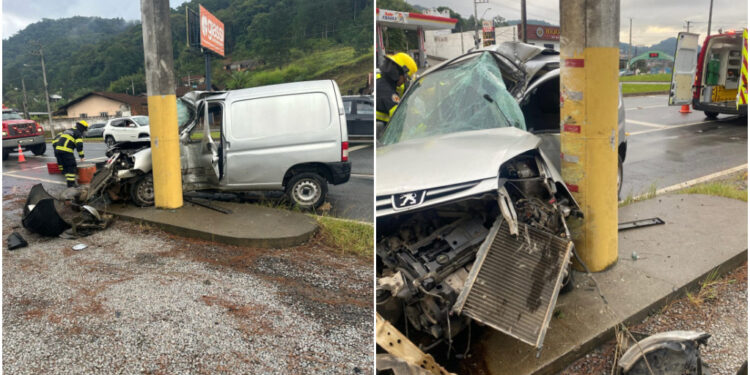 [Fotos e vídeos] Grave acidente é registrado no Trevo do Relógio, em Guaramirim