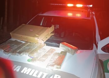 Traficante tenta fugir, mas fica enroscado em arame farpado em Schroeder