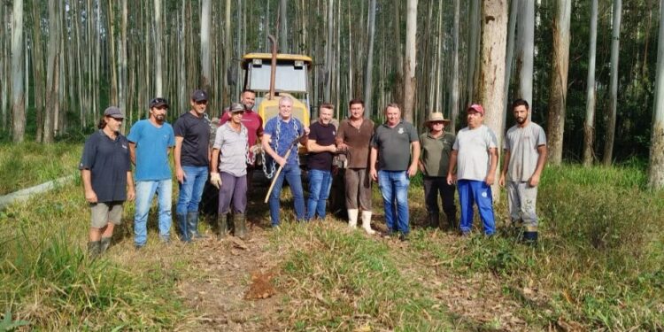 São João do Itaperiú inicia preparativos para Festa de São João com maior fogueira do Sul do Brasil