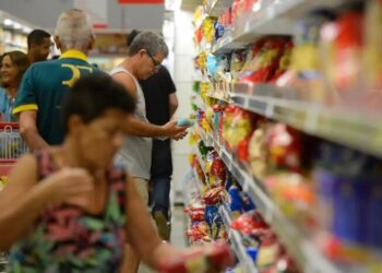 Supermercados defendem contrato de trabalho por hora