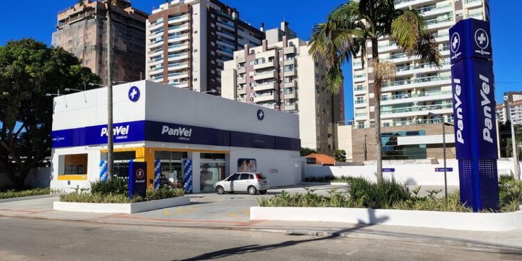 Panvel chega a 100 lojas em Santa Catarina