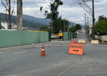 Rua João Januário Ayroso segue interditada até a próxima semana