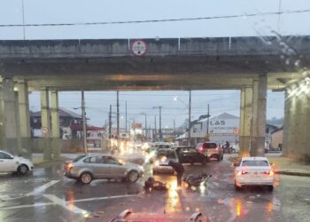 Acidente deixa motociclista ferido em Jaraguá do Sul