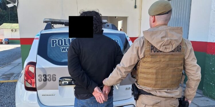 Homem condenado pela justiça por roubo é preso em Guaramirim