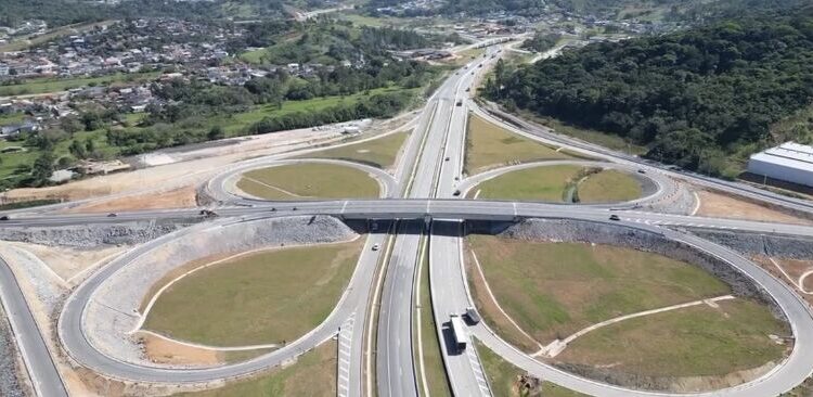 “Olha a multa”: Trecho das BRs 376 e 101 tem novos controladores de velocidade entre o Paraná e Santa Catarina