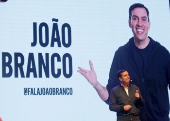 João Branco desafia conceitos em evento da CDL de Jaraguá do Sul