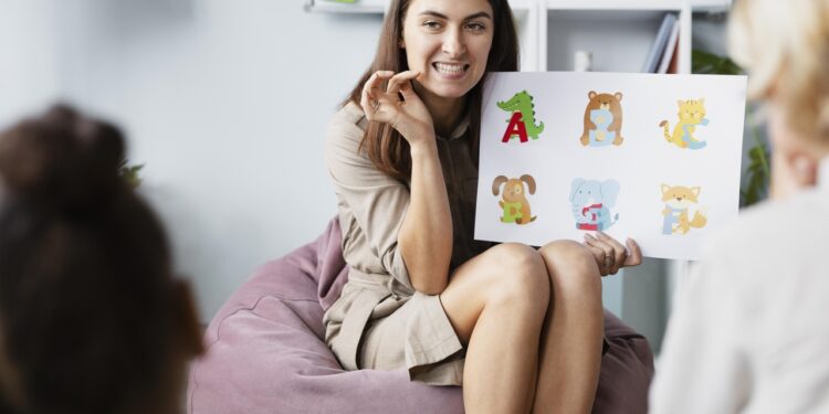 Coopemesc, de Luiz Alves, está contratando fonoaudióloga