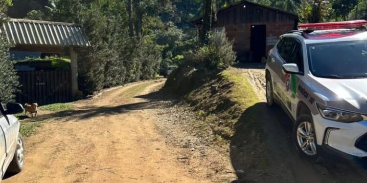 Homem é encontrado morto dentro de veículo em Rio dos Cedros