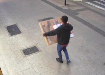 [Vídeo] Câmera flagra grupo de ladrões que levou TVs de loja de Jaraguá do Sul