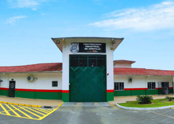 Justiça manda soltar 89 presos de penitenciária em Joinville