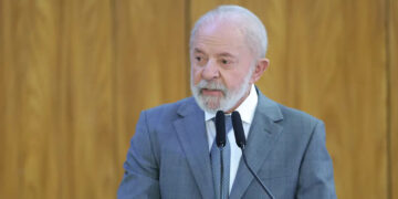 Lula veta aumento do número de deputados na Câmara