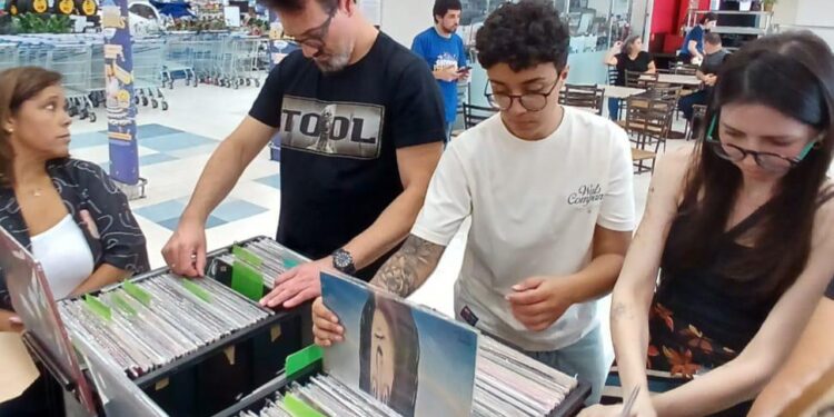 Jaraguá do Sul recebe feira de discos no Dia Mundial do Rock
