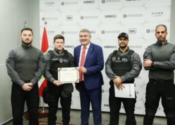 Agentes são reconhecidos na Alesc por resgate e salvamento em acidentes de trânsito na região