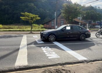[Vídeo] Novidade no trânsito de Jaraguá: Faixas exclusivas para motos são instaladas