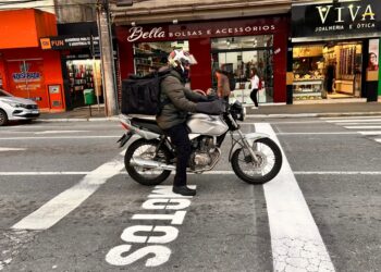 Motoboys aprovam criação de faixas exclusivas para motos em Jaraguá do Sul