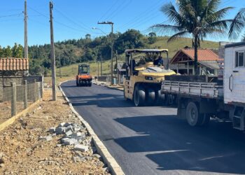 Prefeitura de Guaramirim inicia fase de asfaltamento nas ruas Luís Jordan e Gilio Ochner