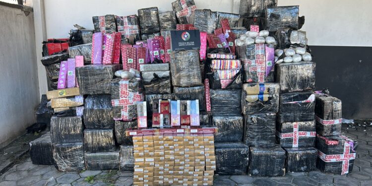 Motorista preso com 3,7 toneladas de maconha na SC-108 disse que receberia R$ 20 mil de pagamento