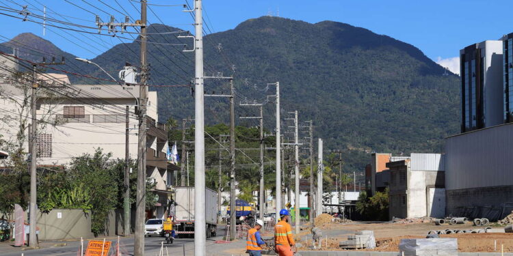 Avançam as obras no novo traçado da rua 13 de Maio, em Jaraguá do Sul