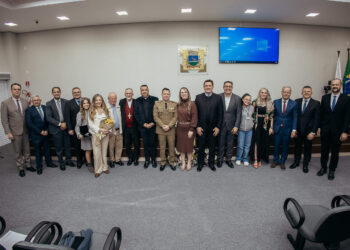 [Fotos] Paróquia Senhor Bom Jesus, Macol Mannes Comercial e Major Edson recebem Comenda Peabiru em Guaramirim