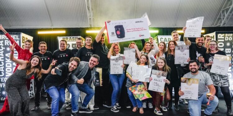 Cervejaria Stannis é bicampeã no “Oscar das bebidas” e comemora com show do Raimundos em Jaraguá do Sul