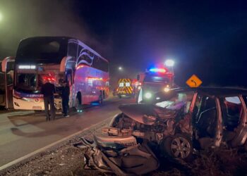 [Vídeo] Acidente grave envolvendo carro e ônibus é registrado na SC-108, em Guaramirim